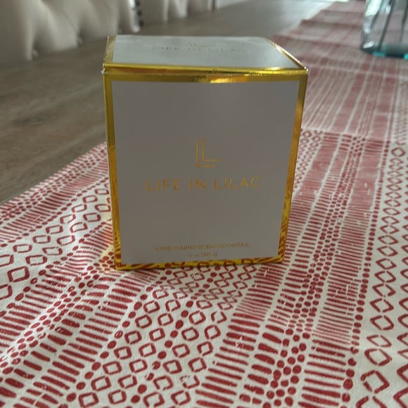 NIB Life in Lilac Candle - Picture 2 of 3